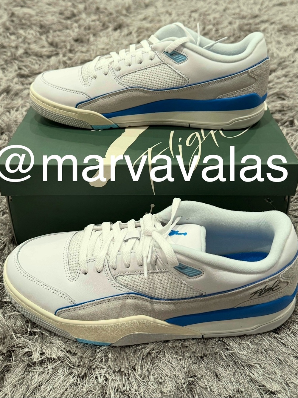 Jordan Flight Court Photo Blue. Mens 12